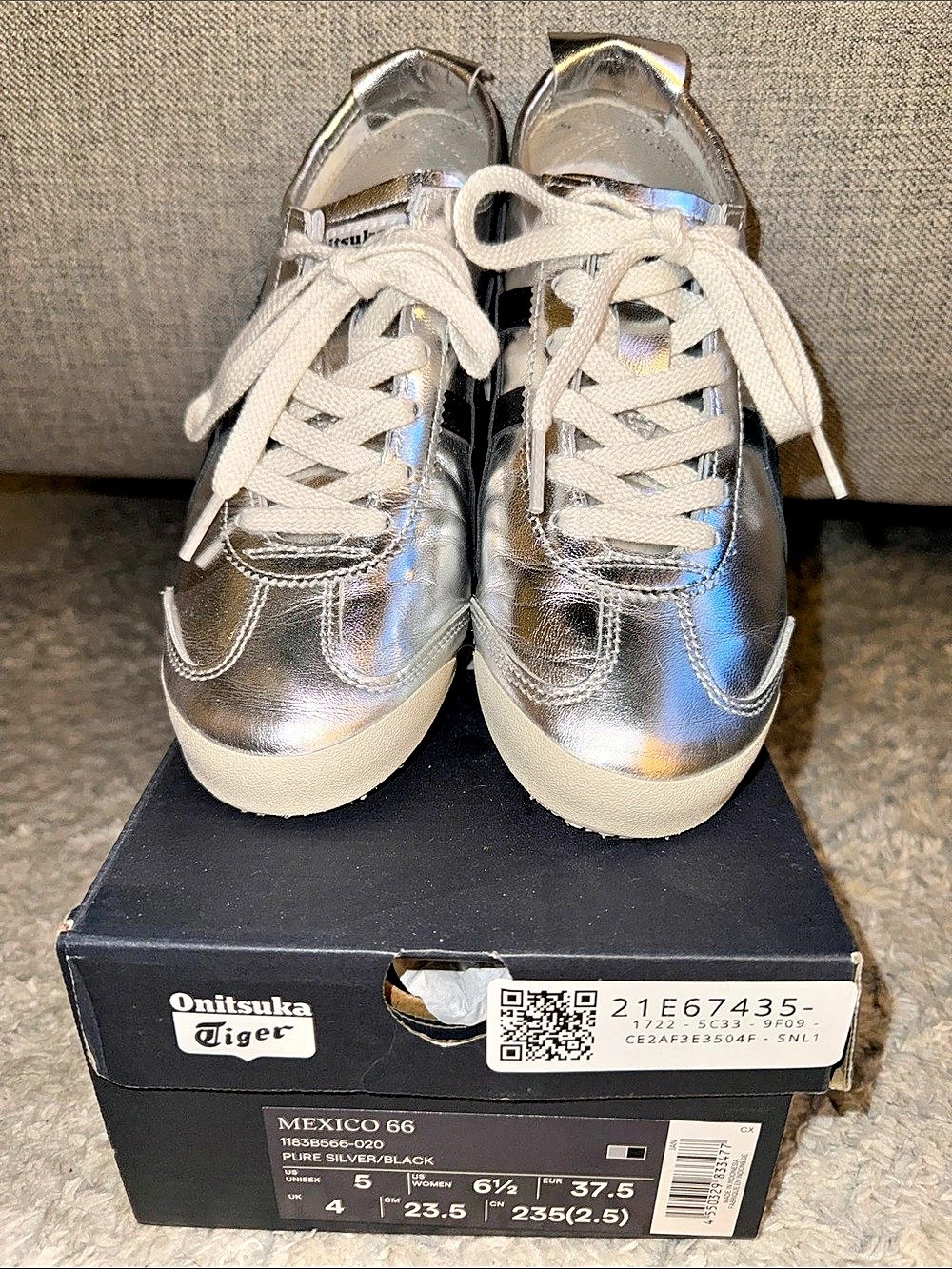 Onitsuka Tiger Mexico 66 Silver & Black Sneakers US 4 Like New
